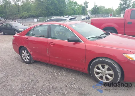 2007 Toyota Camry Le z USA, uszkodzony, nr VIN 4T1BE46K77U189934